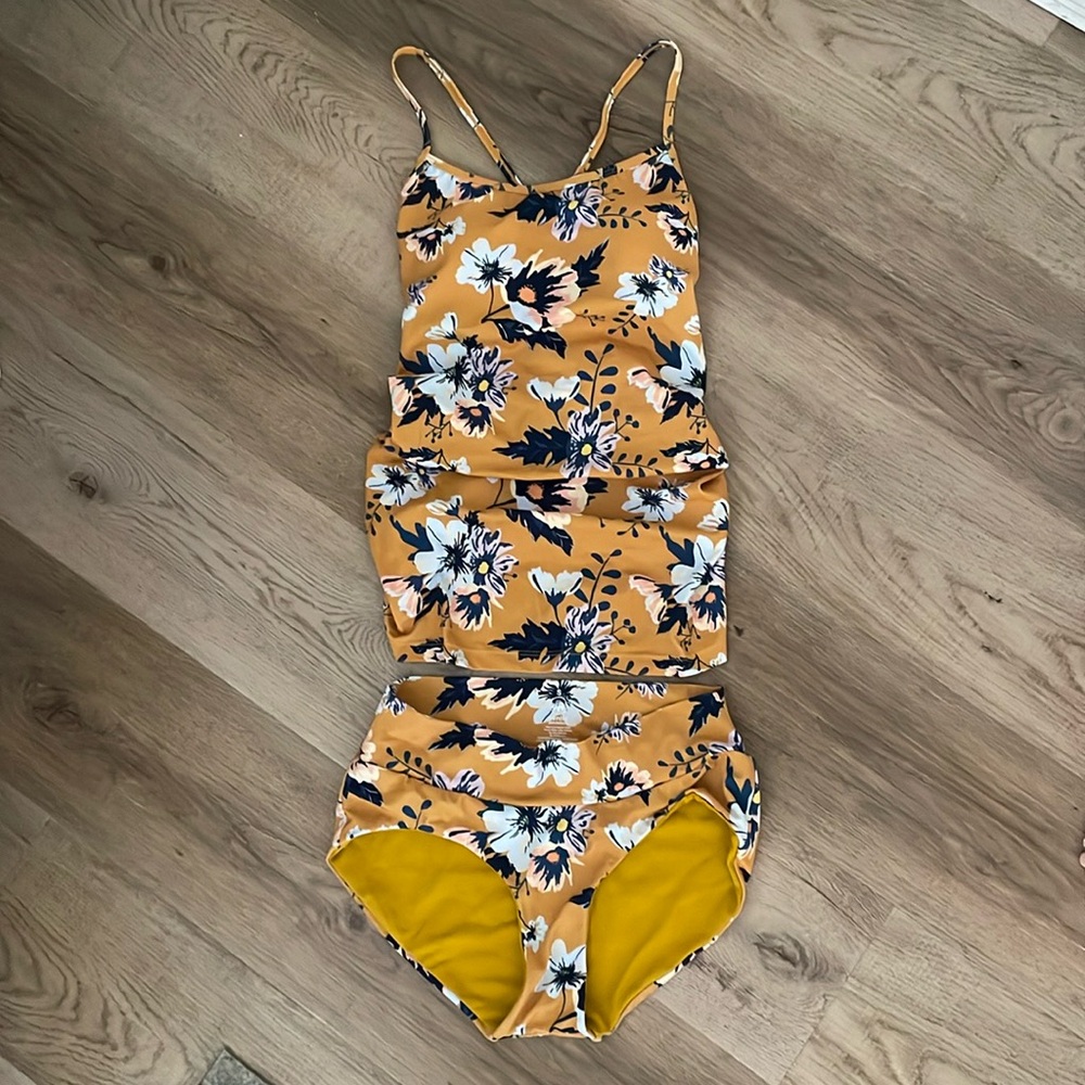 Senita Athletics Maternity tankini swimsuit - Size Small - Gently used.